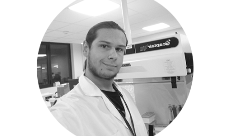Enzo Bisi, jeune chercheur en virologie