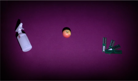 Vignette de la vidéo Labo des objets "Un spray, une pomme et des barrettes de mémoire"